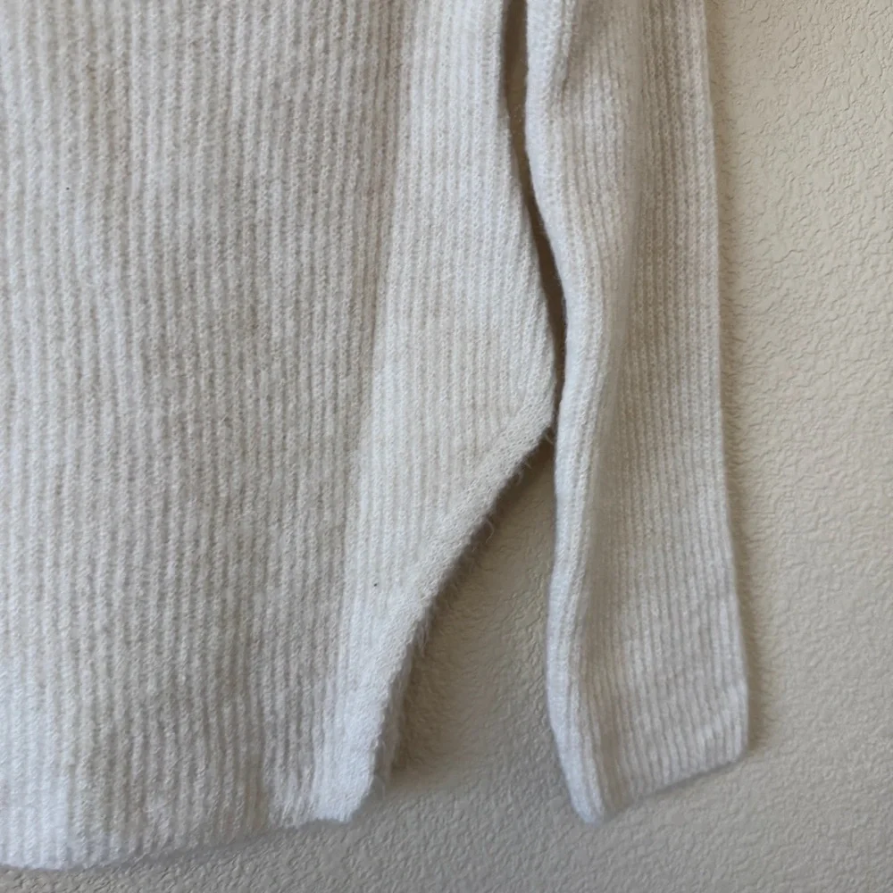 MNG Mock Neck Cream Sweater Sz‎ L